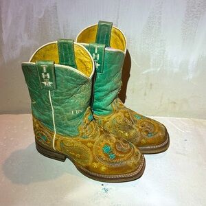 Kids girl Tin Haul square toe boots paisley design Size 12